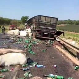 Colisão entre carretas na BR-158 deixa duas pessoas mortas